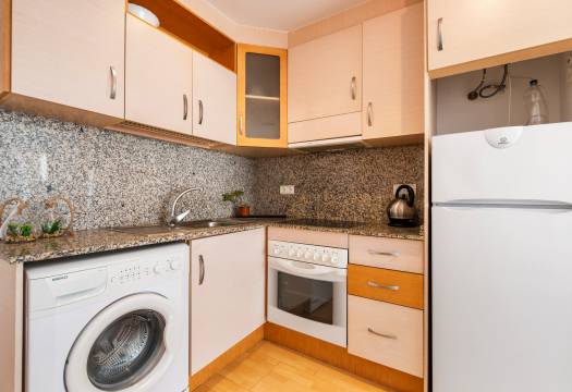 Equipped kitchen | Cheap apartment for sale in Formentera del Segura