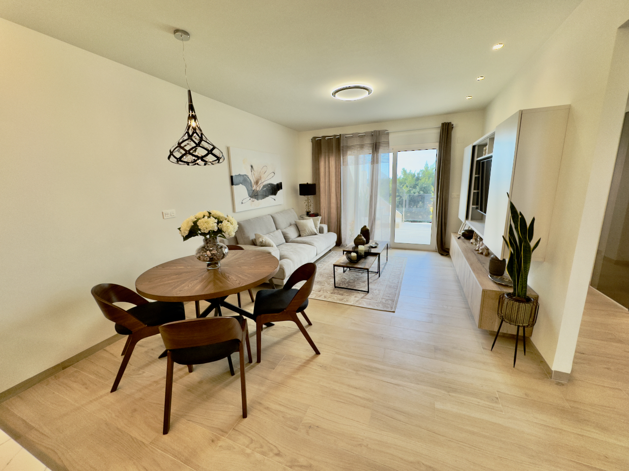 Apartment in Urbanizacion El Raso - Image 4