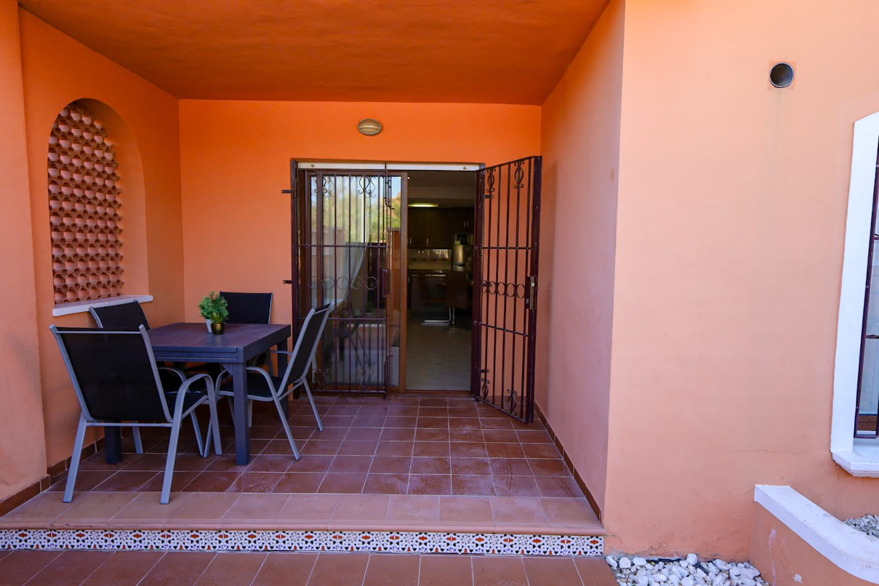 Apartment in Torrevieja - Image 2