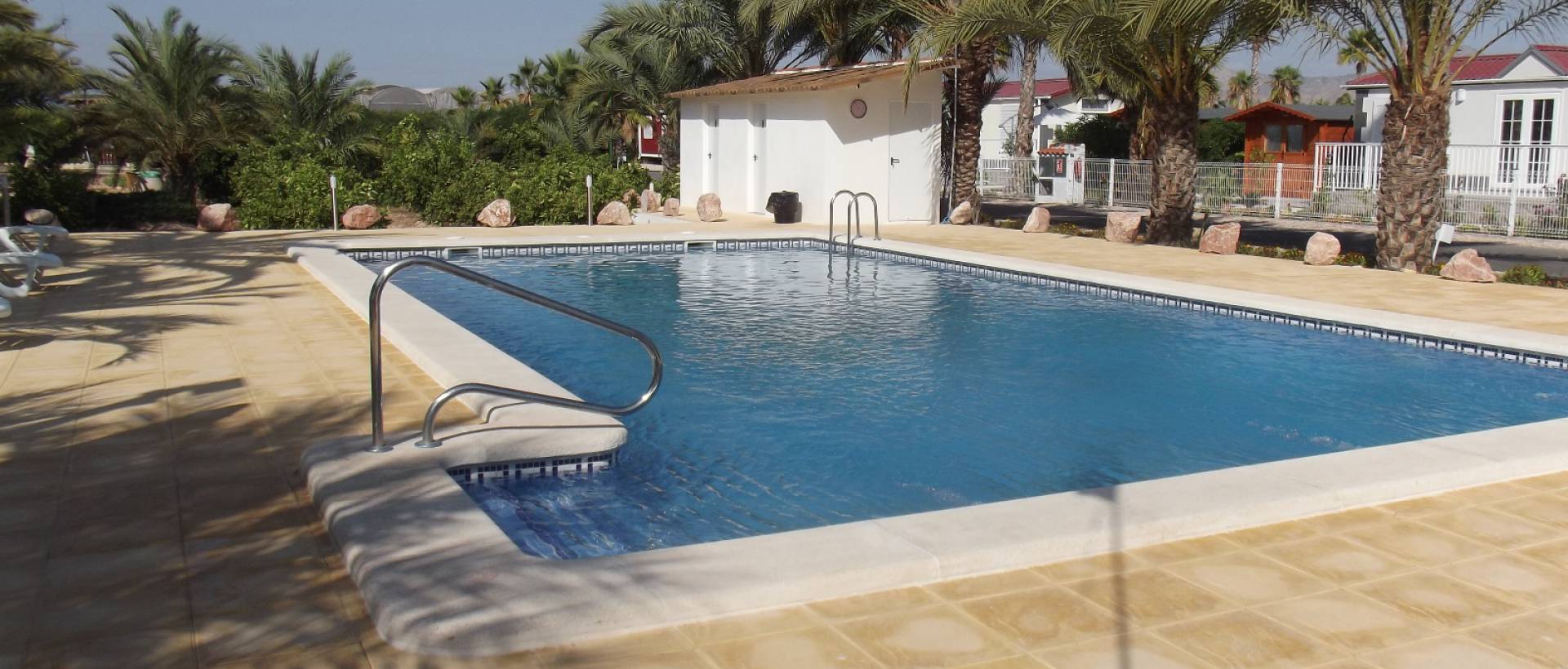Resale - Villa - Albatera