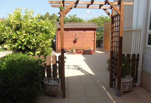 Resale - Villa - Albatera
