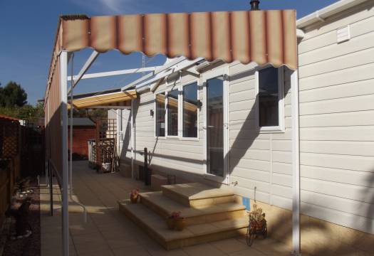 Resale - Villa - Albatera