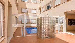 Piscina | Comprar apartamento moderno en Formentera del Segura