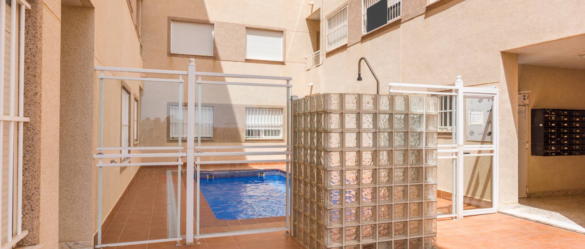 Piscina | Comprar apartamento moderno en Formentera del Segura