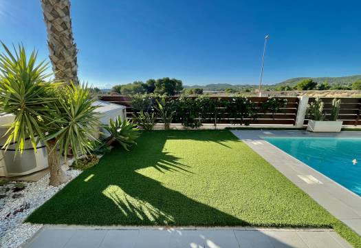 Resale - Villa - Entre Naranjos