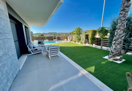 Resale - Villa - Entre Naranjos