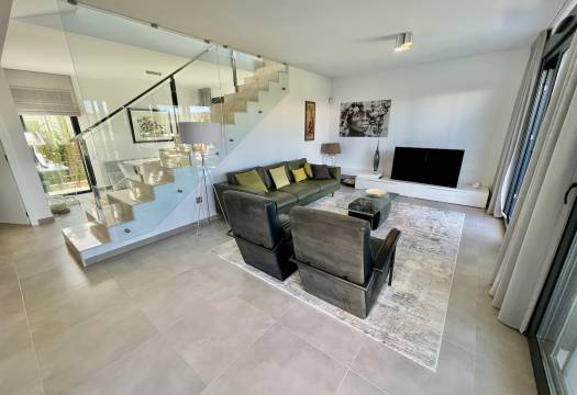 Resale - Villa - Entre Naranjos