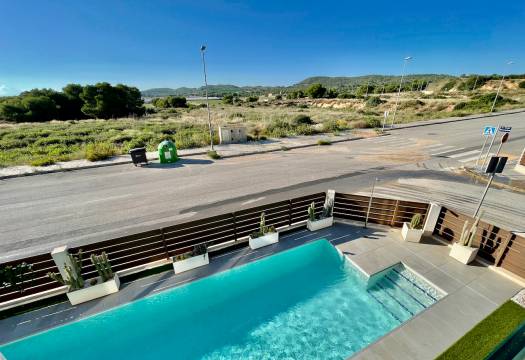 Resale - Villa - Entre Naranjos