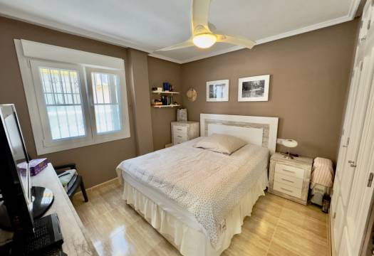 Resale - Villa - Lo Crispin