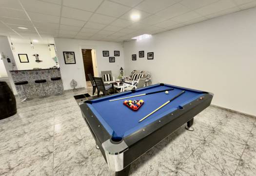 Resale - Villa - Lo Crispin