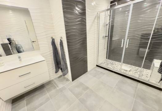 Resale - Villa - Lo Crispin