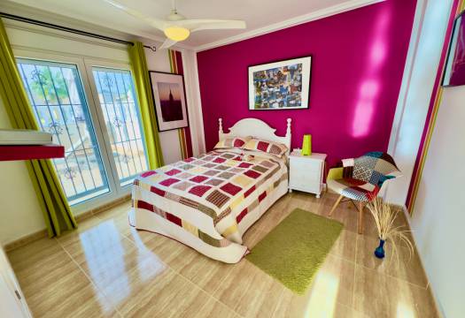 Resale - Villa - Lo Crispin