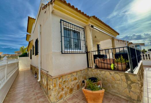 Resale - Villa - Lo Crispin