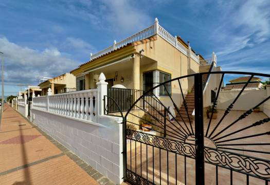 Resale - Villa - Lo Crispin