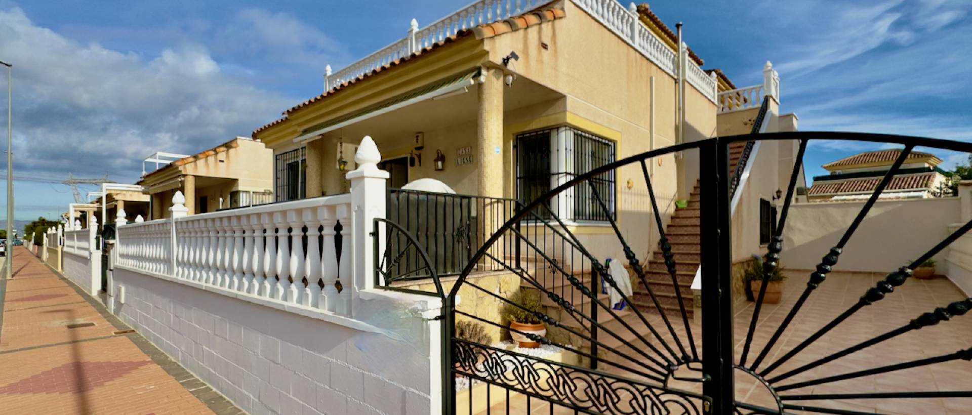 Resale - Villa - Lo Crispin