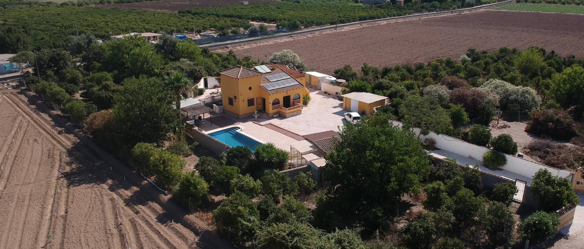 Resale - Finca / Country Property - Orihuela