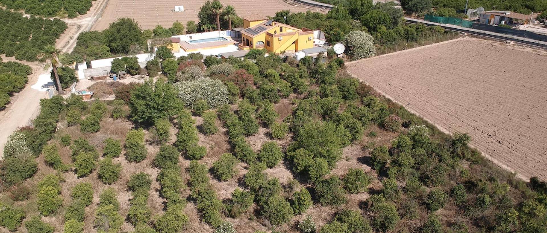 Resale - Finca / Country Property - Orihuela