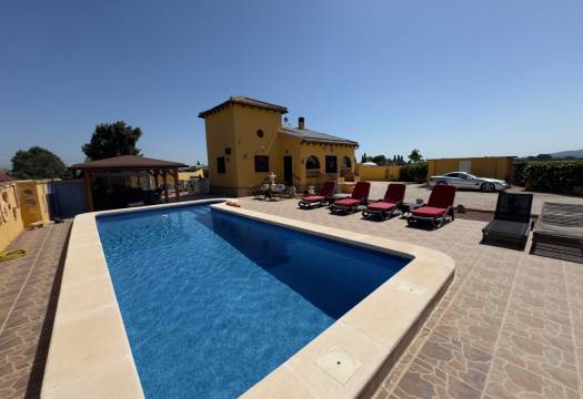 Resale - Finca / Country Property - Orihuela