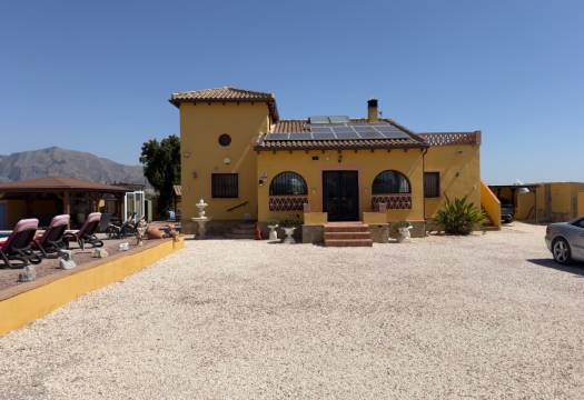 Resale - Finca / Country Property - Orihuela