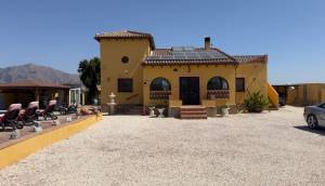 Resale - Finca / Country Property - Orihuela