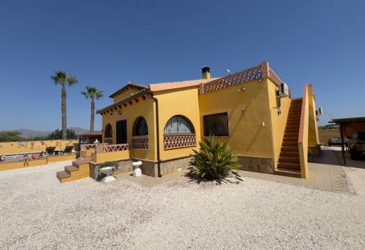 Resale - Finca / Country Property - Orihuela