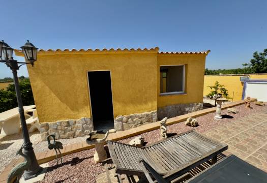 Resale - Finca / Country Property - Orihuela