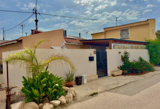 Villa / Chalet · Reventa · Dolores · Dolores