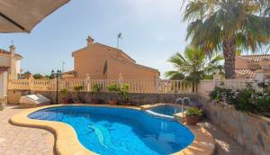 Reventa - Villa - Ciudad Quesada - Benimar