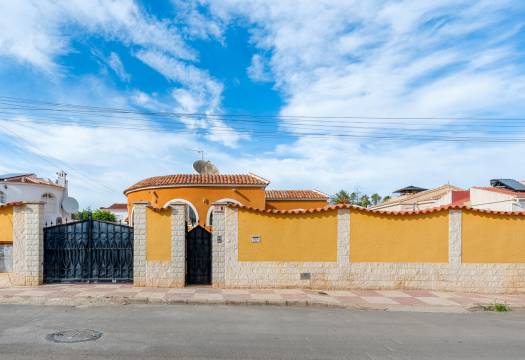 Resale - Villa - Ciudad Quesada