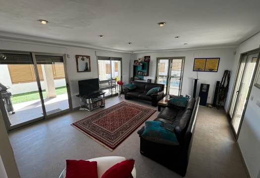 Resale - Detached Villa - Cox