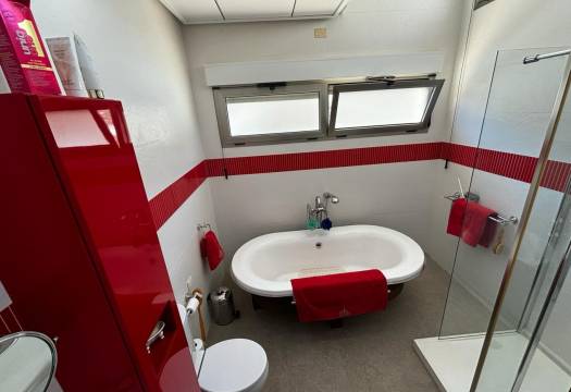 Resale - Detached Villa - Cox
