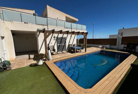 Resale - Detached Villa - Cox