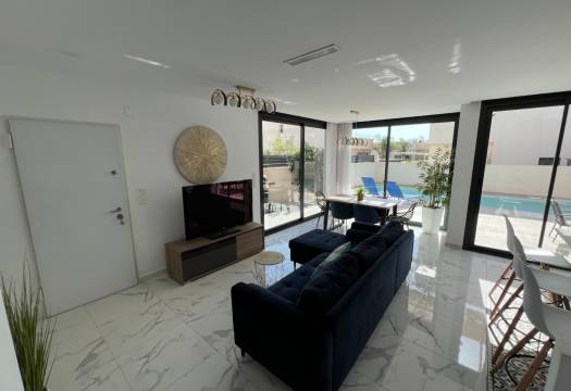 Reventa - Chalet / Villa - Los Montesinos - La Herrada