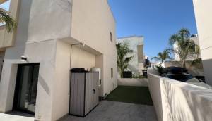 Resale - Detached House / Villa - Los Montesinos - La Herrada