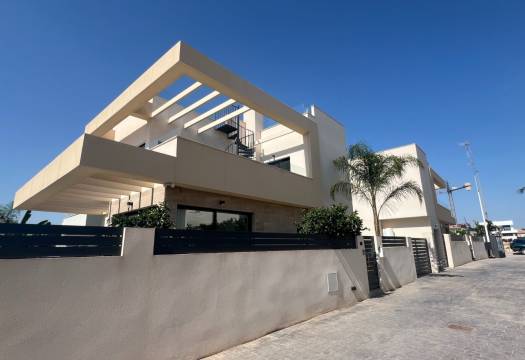 Reventa - Chalet / Villa - Los Montesinos - La Herrada