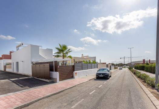 Resale - House - Detached Villa - Los Montesinos