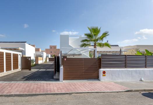 Resale - House - Detached Villa - Los Montesinos