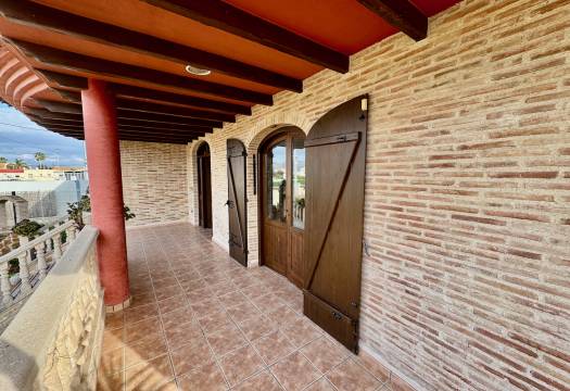 Resale - Villa - Orihuela