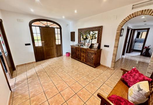 Resale - Villa - Orihuela