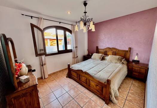 Resale - Villa - Orihuela