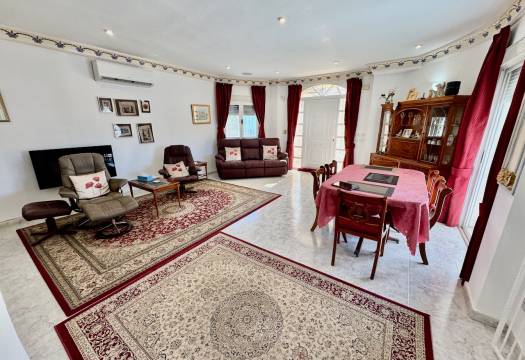 Resale - Villa - Benferri