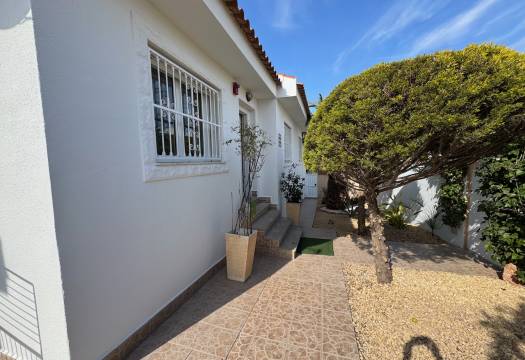 Resale - Villa - Benimar