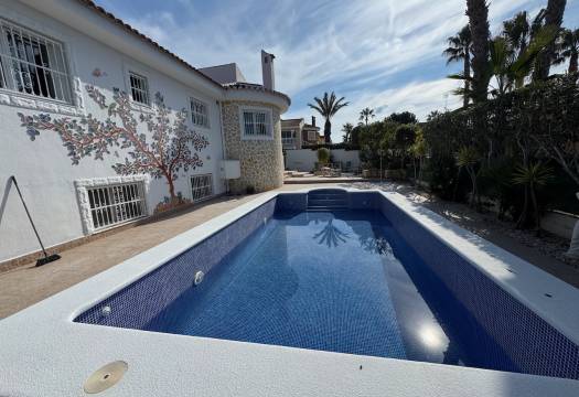 Resale - Villa - Benimar