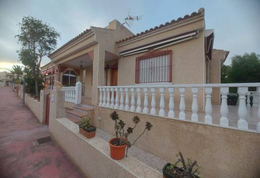 Resale - Villa - Algorfa - Montemar