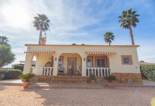 Resale - Finca / Country Property - Orihuela - San Bartolome