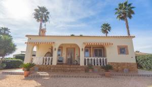 Resale - Finca / Country Property - Orihuela - San Bartolome