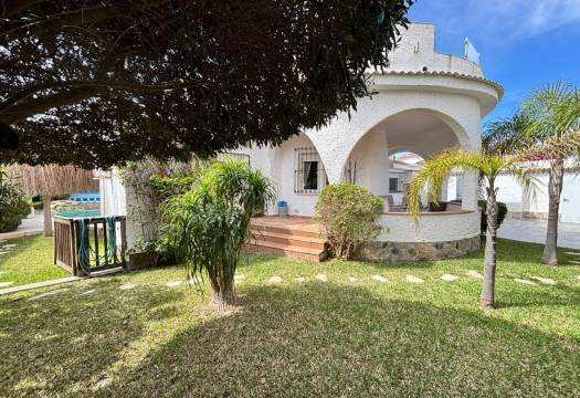 Chalet / Villa - Reventa - Ciudad Quesada - BB-41086