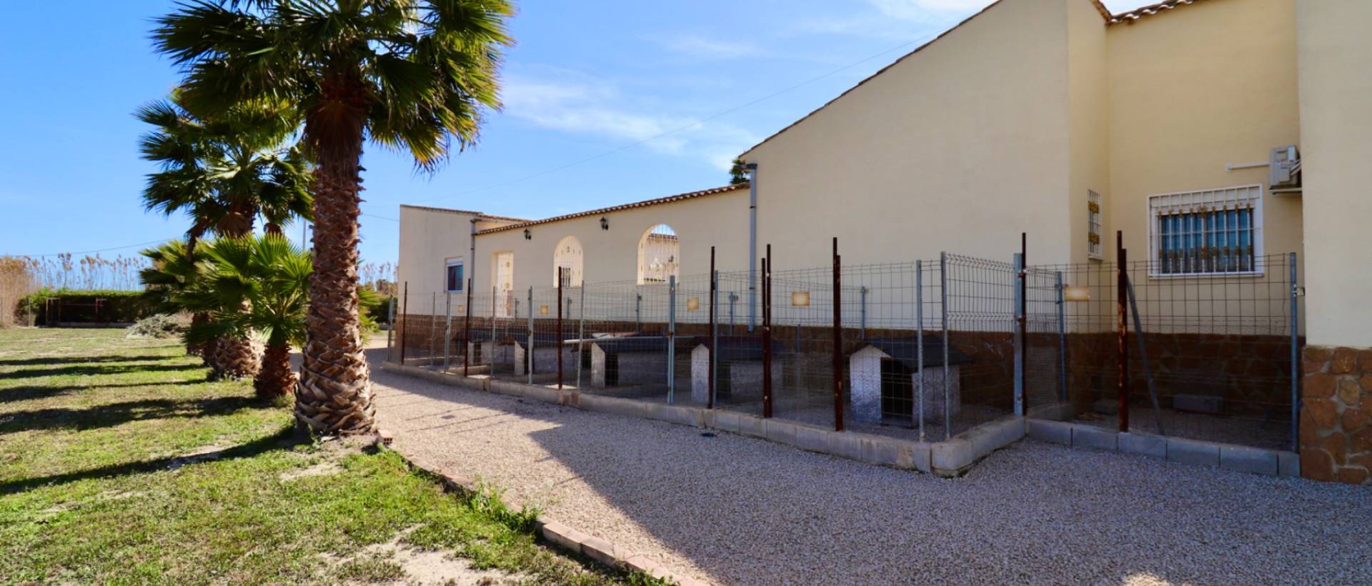 Resale - Finca / Country Property - Catral