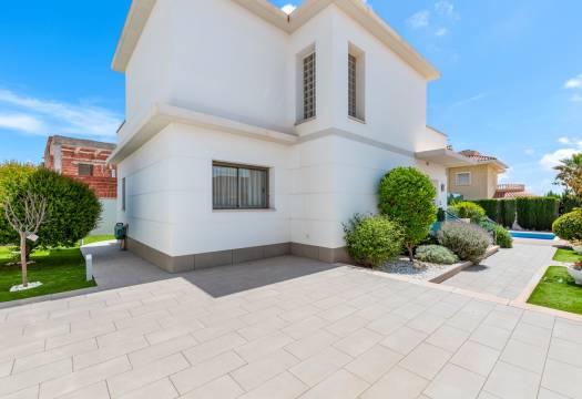 Resale - Villa - Ciudad Quesada