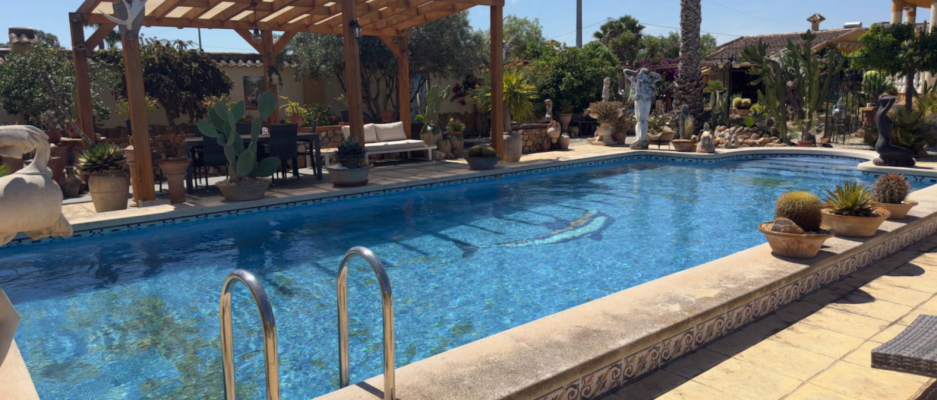 Resale - Finca / Country Property - Catral